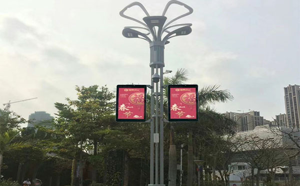鄭州戶外燈桿LED顯示屏，LED燈桿屏